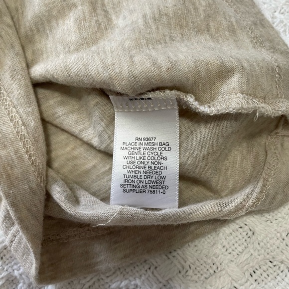 Liz Claiborne Cream Color Women's shirt ~ Size Medium ~ casual and comfy - Picture 3 of 8